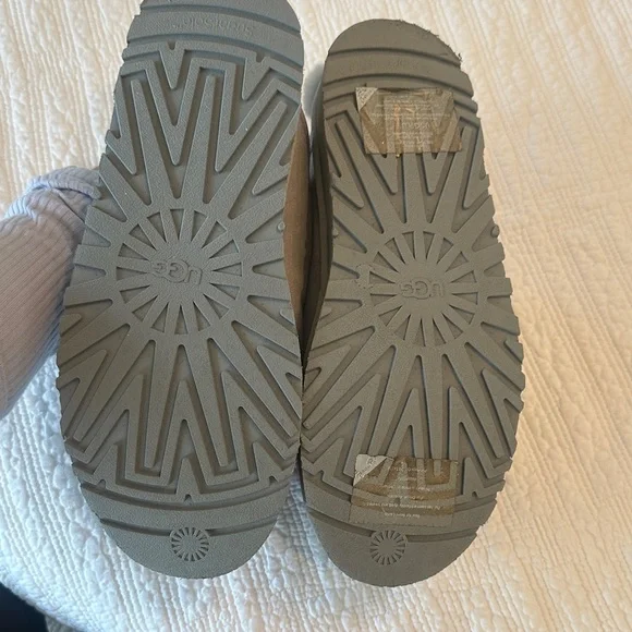 UGG Women's Cozy Gray Slippers - Picture 6 of 7